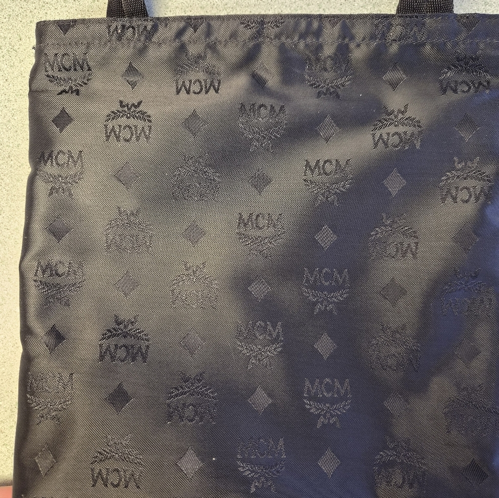 MCM - Picture 2 of 6
